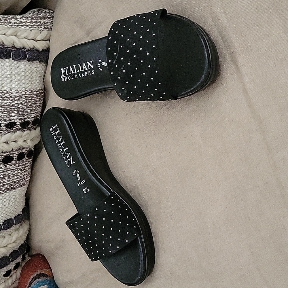 Italian Shoemakers Slip on Sandal, black, one strap velvet embellished 8.5 M